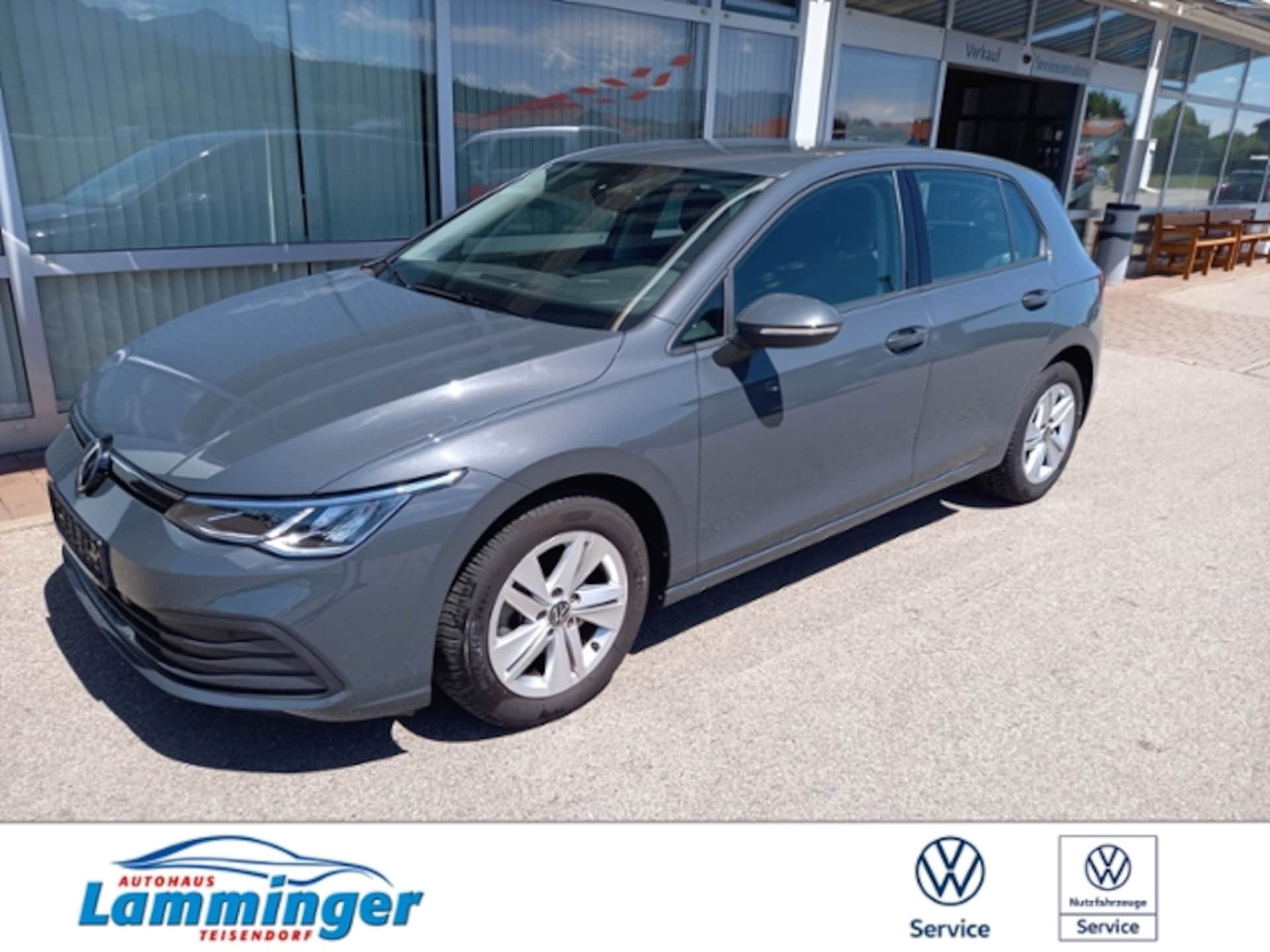 Volkswagen Golf 2024 — VIII Lim. NAVI PDC SHZ