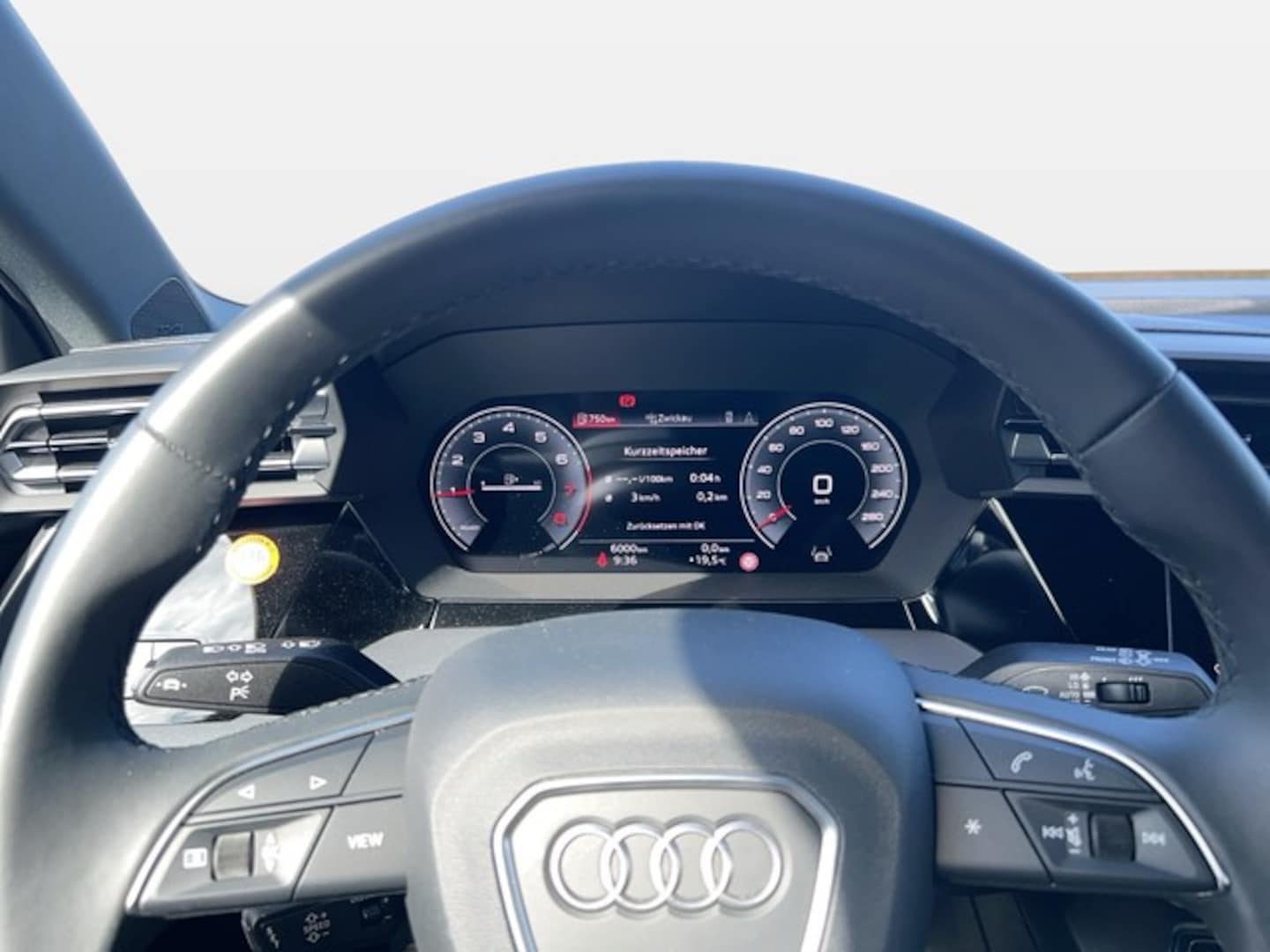 Bild über Audi A3 Sportback S line 30 TFSI Schaltgetriebe - für weitere Informationen kontaktieren Sie den Audi Partner