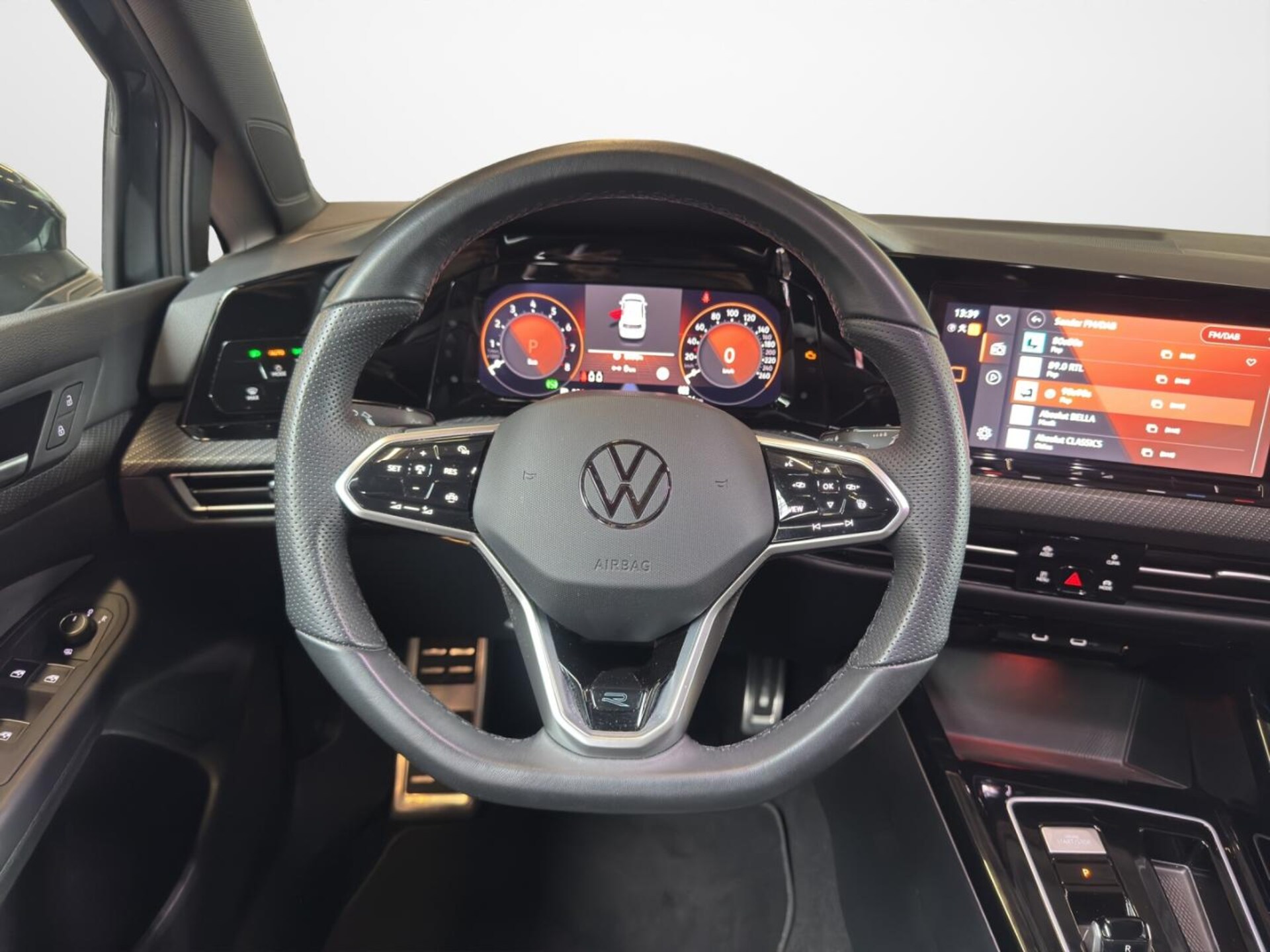 Volkswagen Golf R-Line