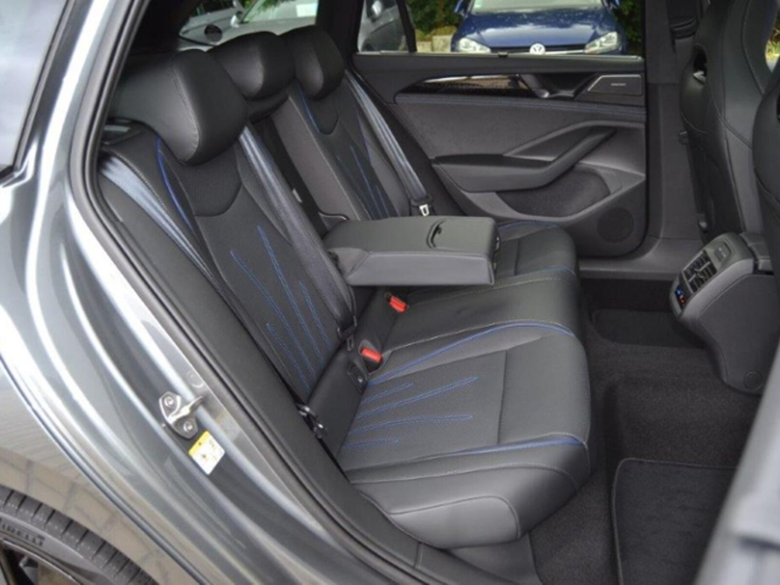 Volkswagen Passat – Bild 9