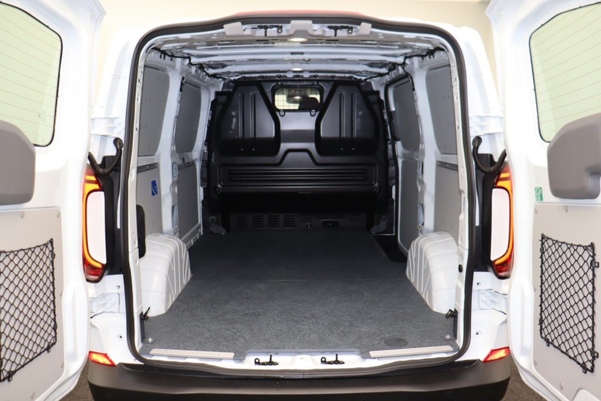 Volkswagen Transporter Kasten kurzer Radstand