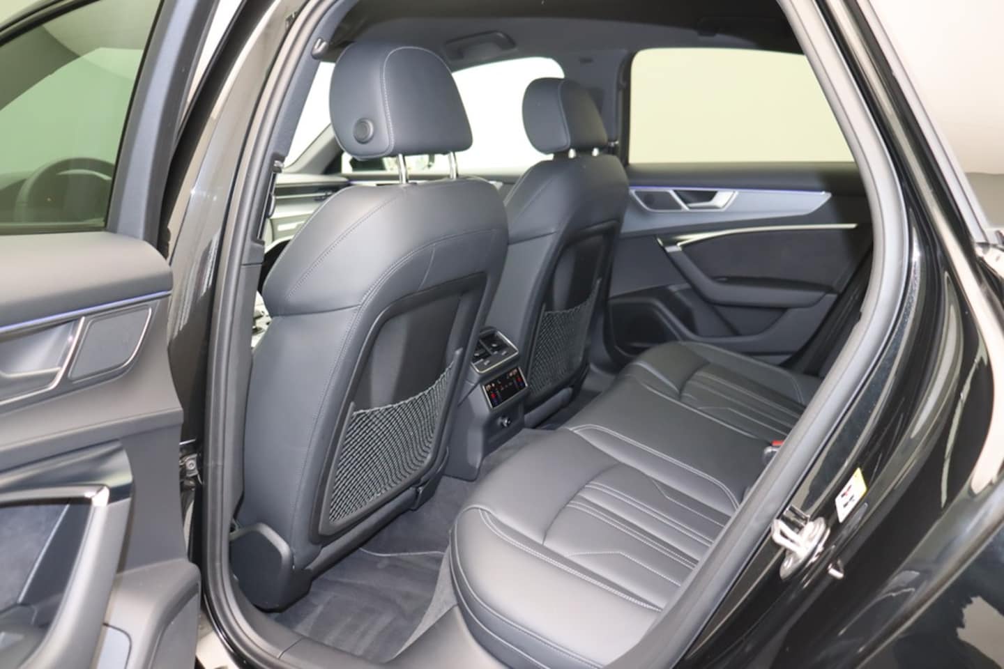 Bild über Audi S6 Limousine TDI quattro tiptronic - für weitere Informationen kontaktieren Sie den Audi Partner