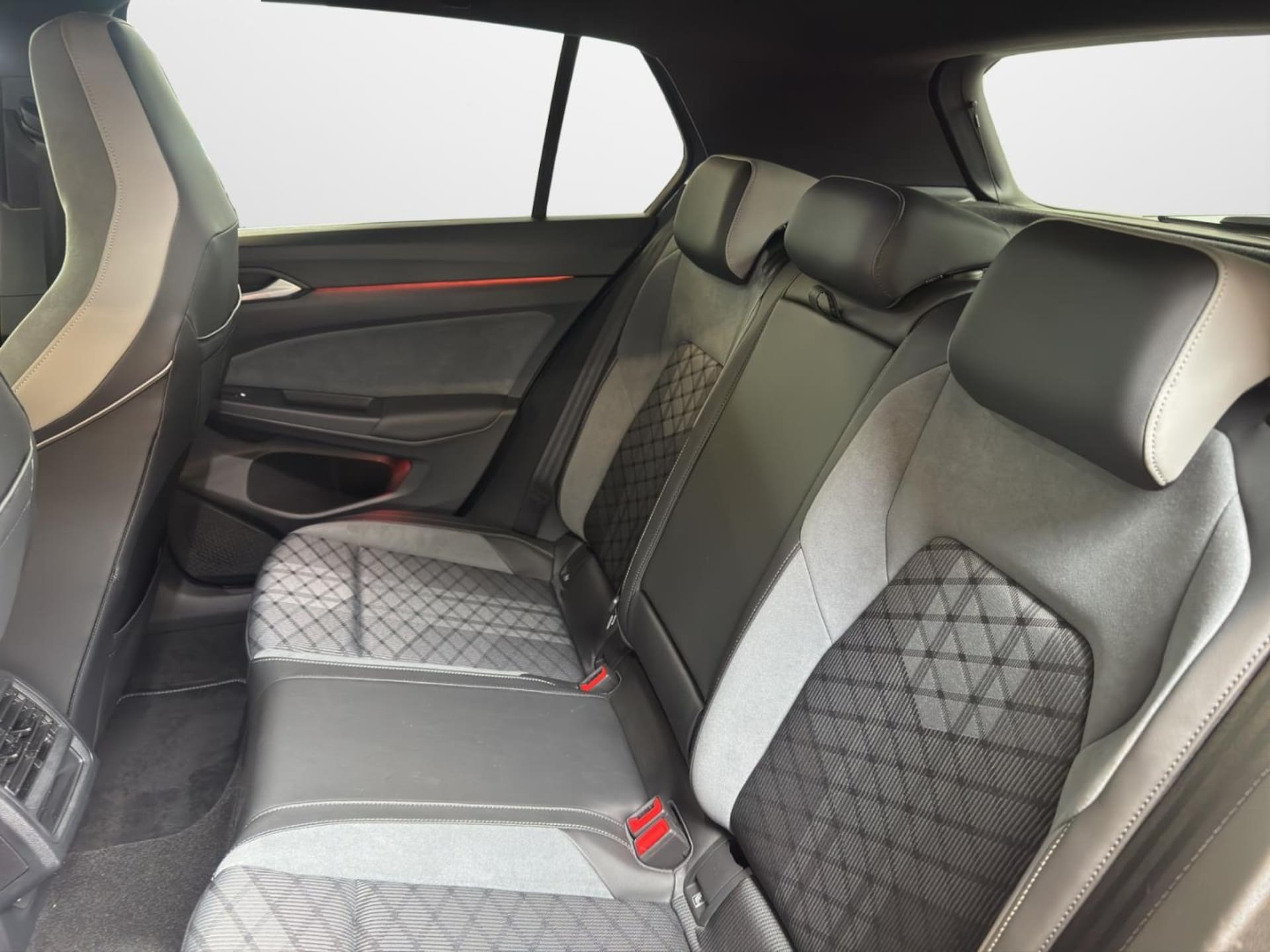 Volkswagen Golf R-Line