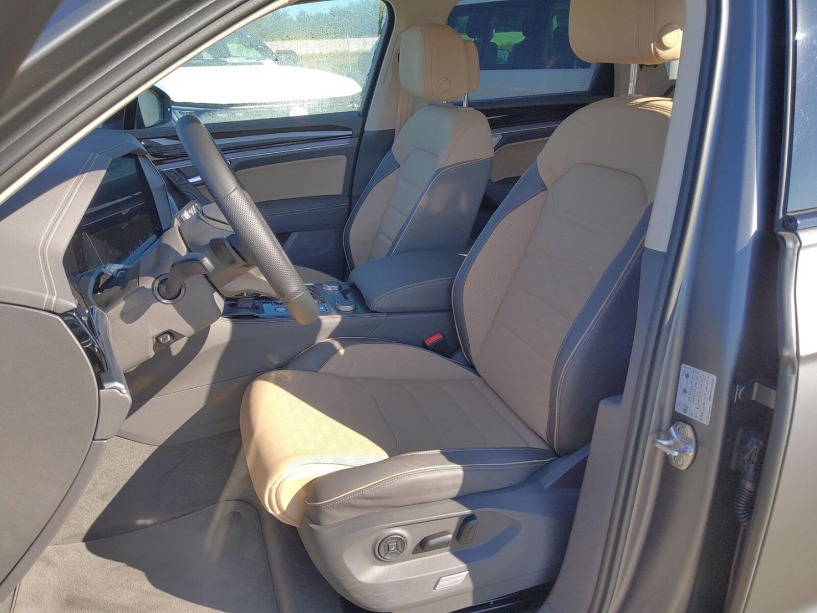 Volkswagen Touareg – Bild 12