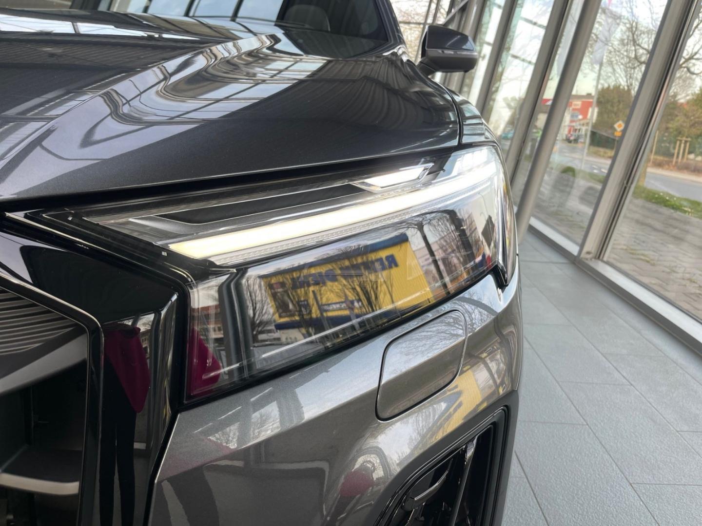 Image about Audi Q7 SUV S line 50 TDI quattro tiptronic