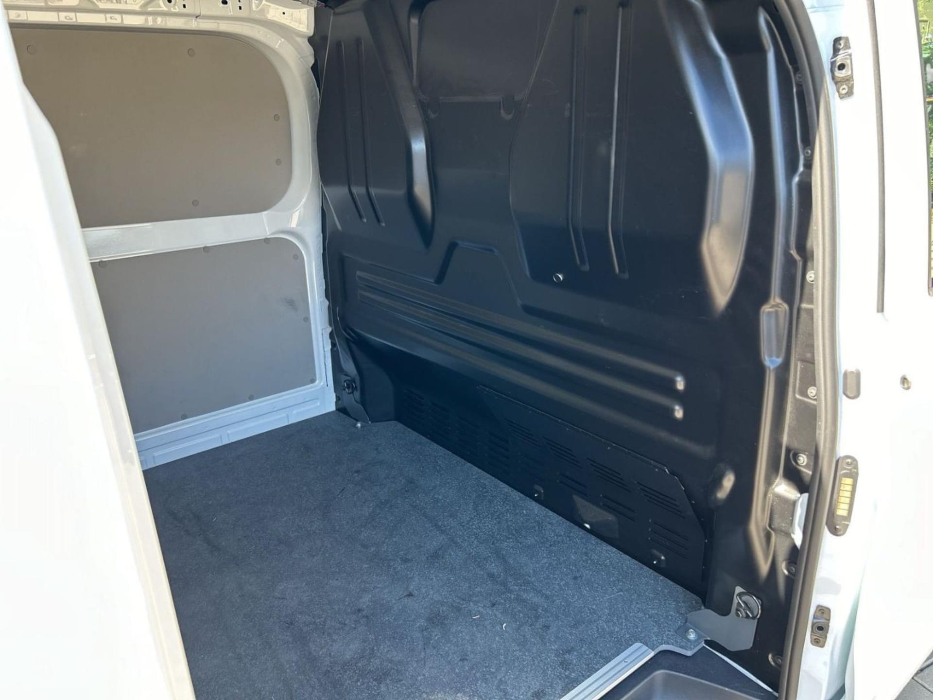 Volkswagen Transporter Kasten kurzer Radstand