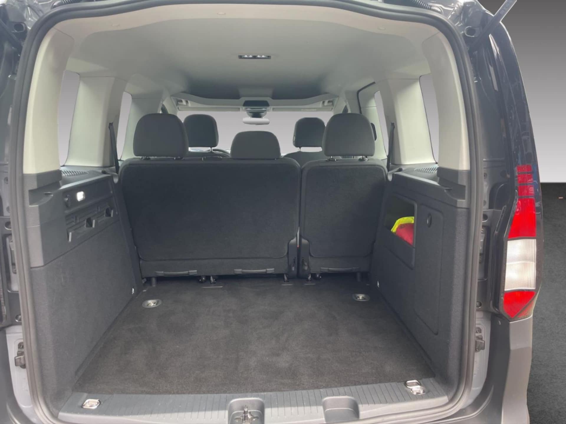 Volkswagen Caddy Kombi Basis-Modell