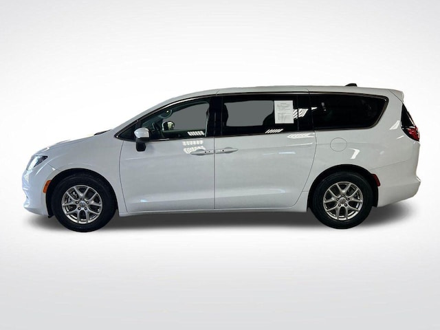 2023 Chrysler Voyager