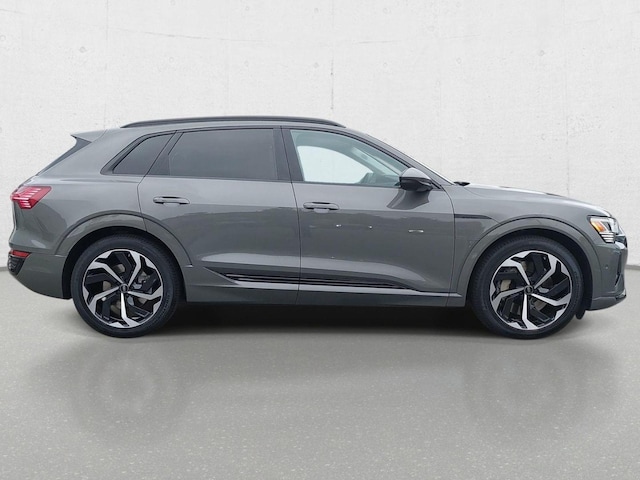 2024 Audi Q8 e-tron