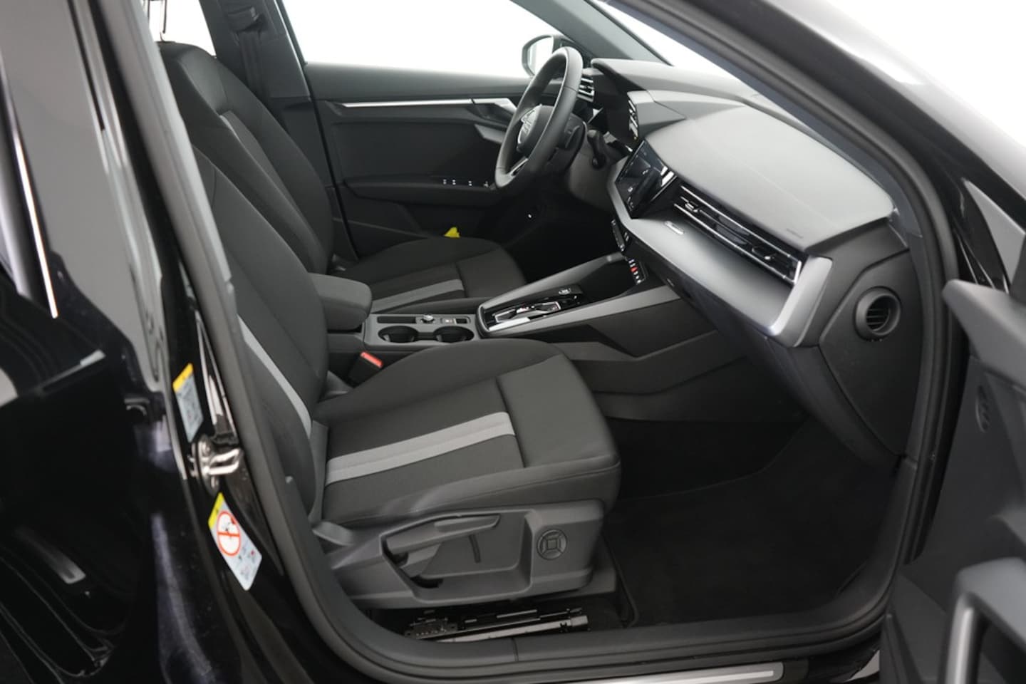 Bild über Audi A3 Limousine advanced 35 TFSI S tronic - für weitere Informationen kontaktieren Sie den Audi Partner