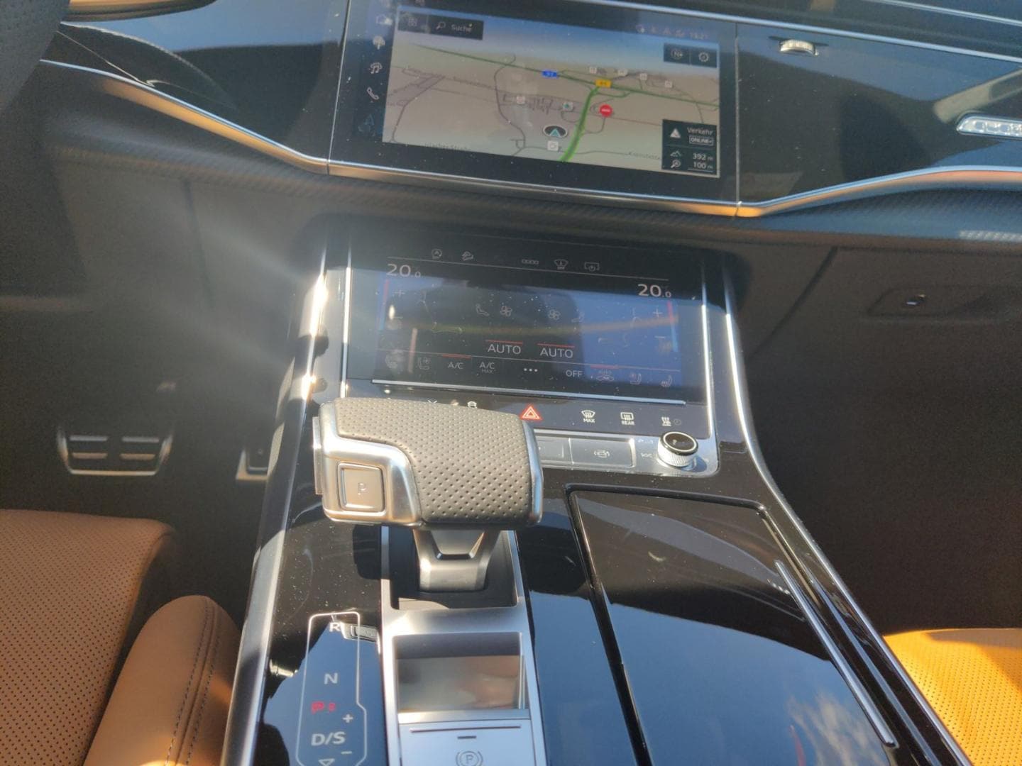 Bild über Audi RS Q8 SUV TFSI quattro 471 kW tiptronic - für weitere Informationen kontaktieren Sie den Audi Partner