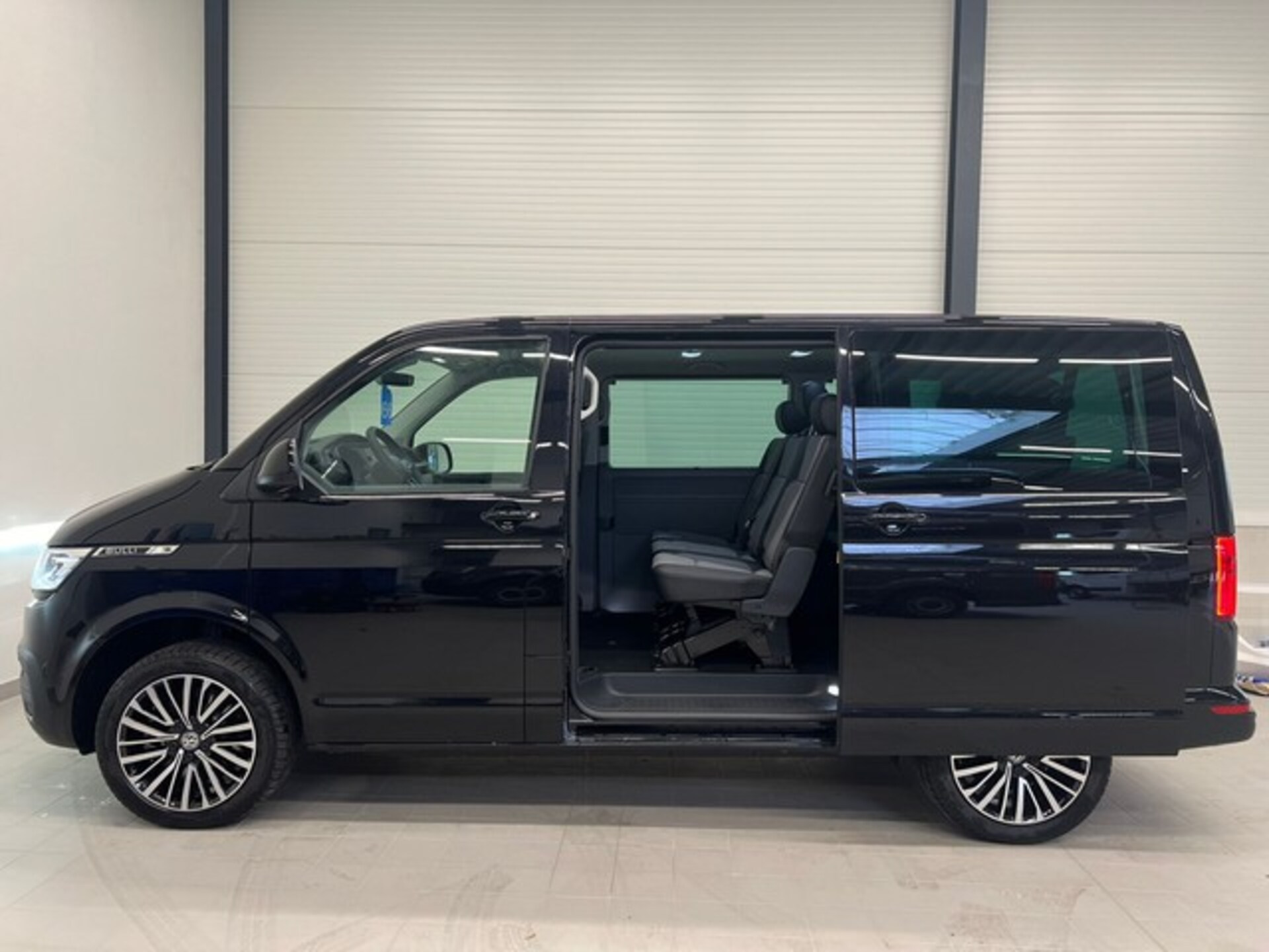 Volkswagen T6.1 Caravelle kurzer Radstand Comfortline