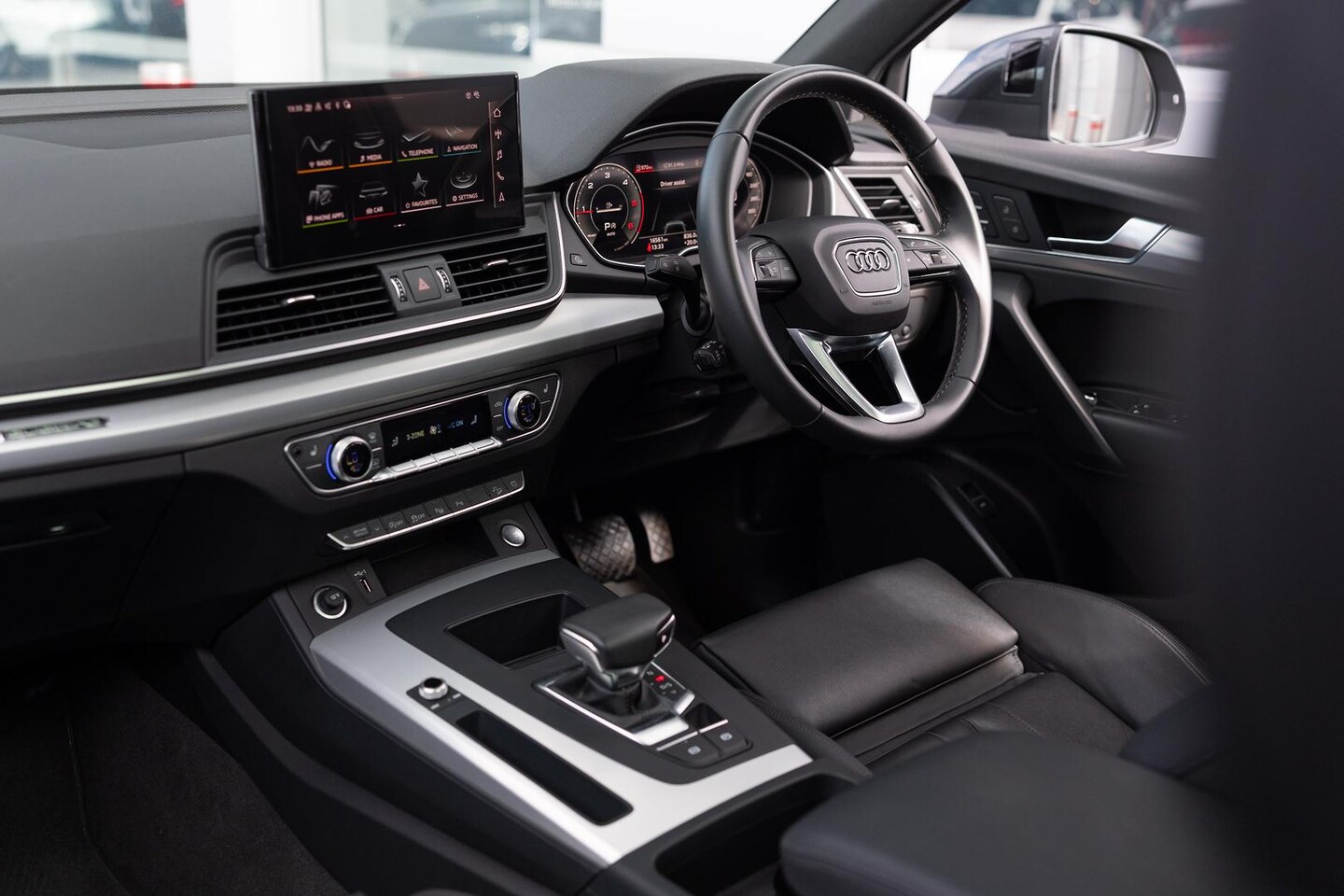 Image about Audi Q5 Sport 40 TDI quattro S tronic