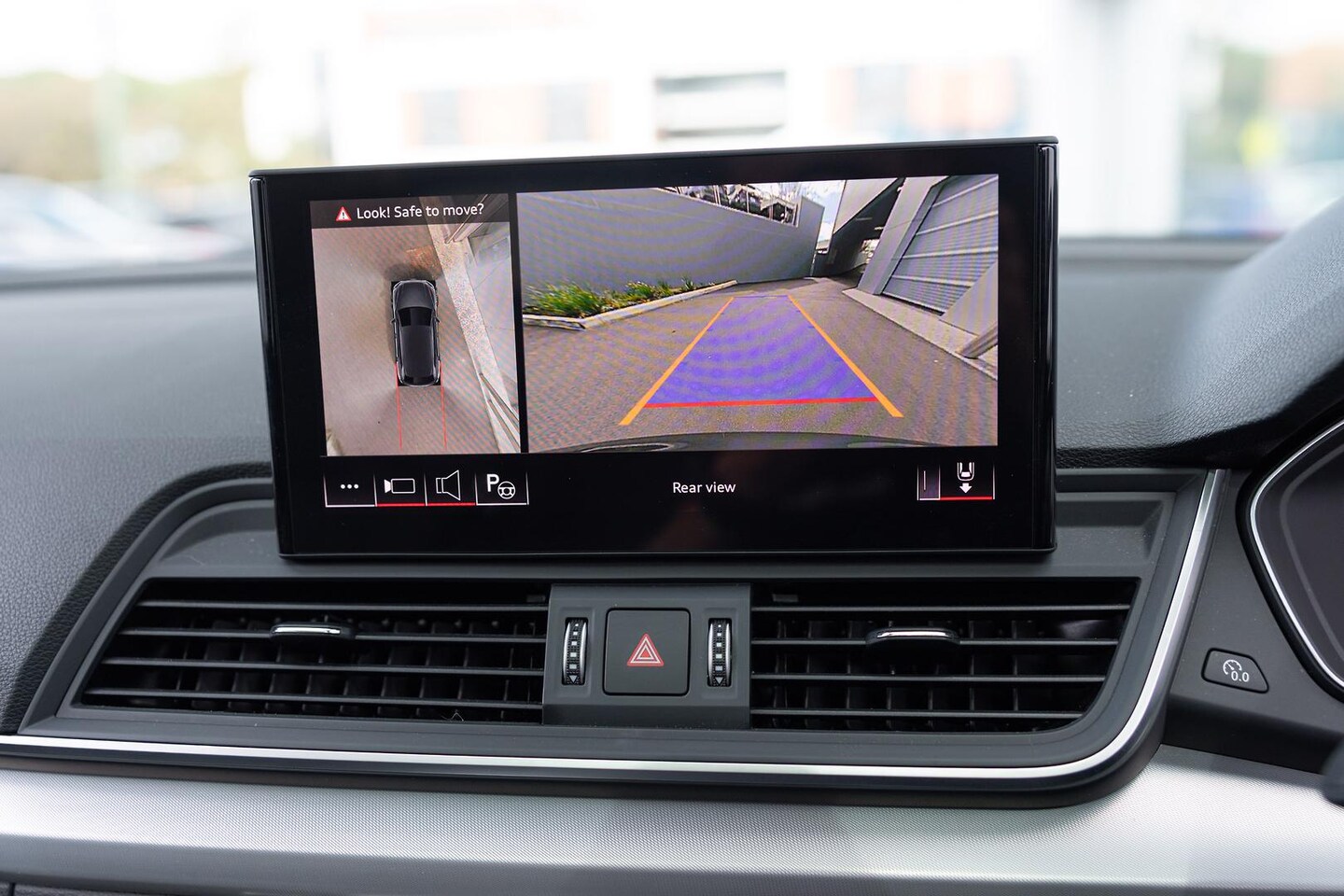 Image about Audi Q5 Sport 40 TDI quattro S tronic