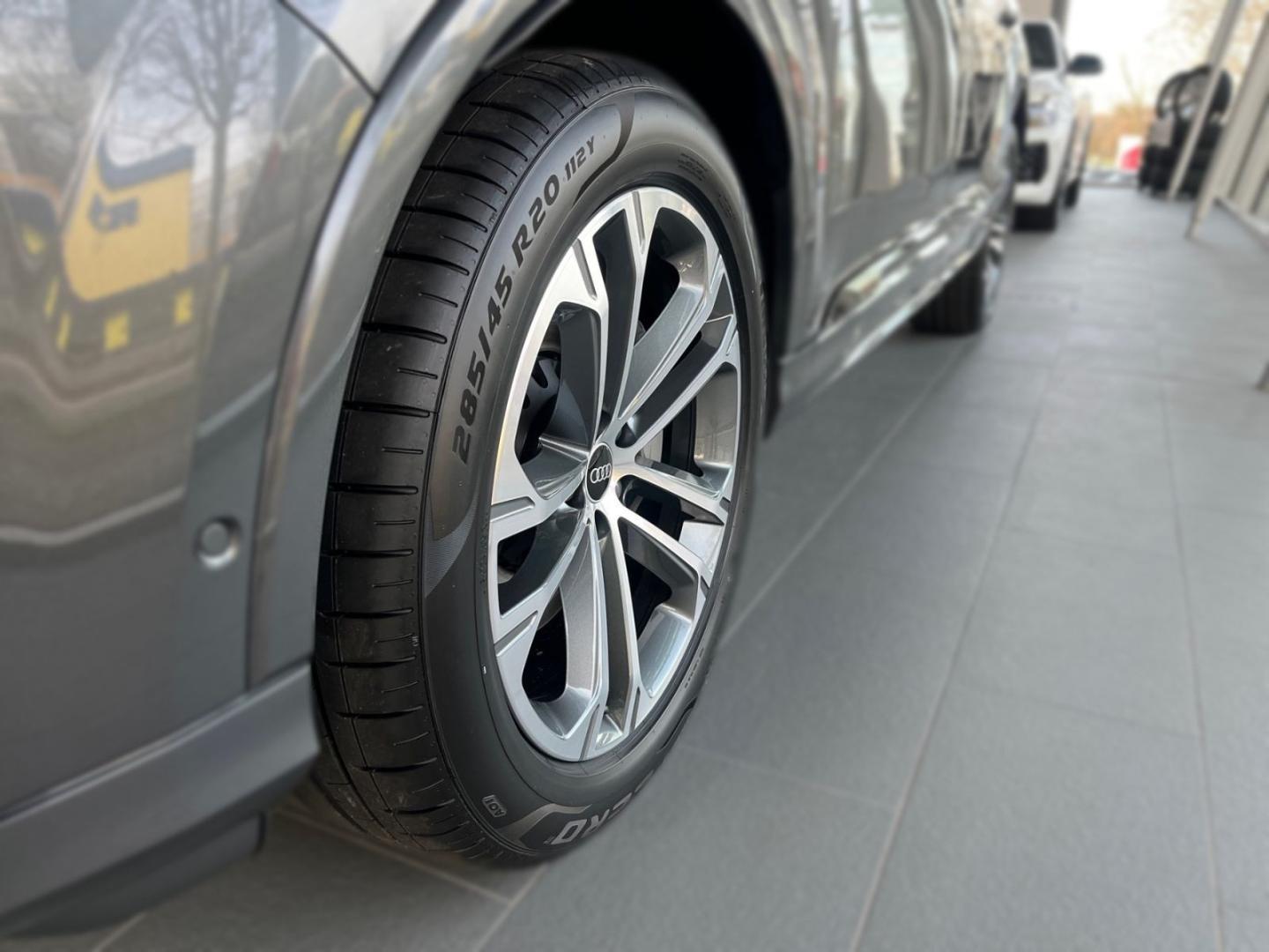 Image about Audi Q7 SUV S line 50 TDI quattro tiptronic