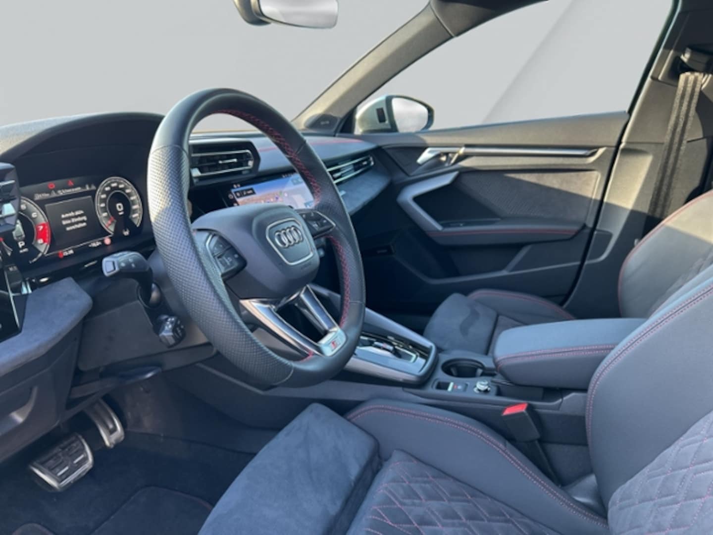 Bild über Audi S3 Sportback TFSI quattro S tronic - für weitere Informationen kontaktieren Sie den Audi Partner
