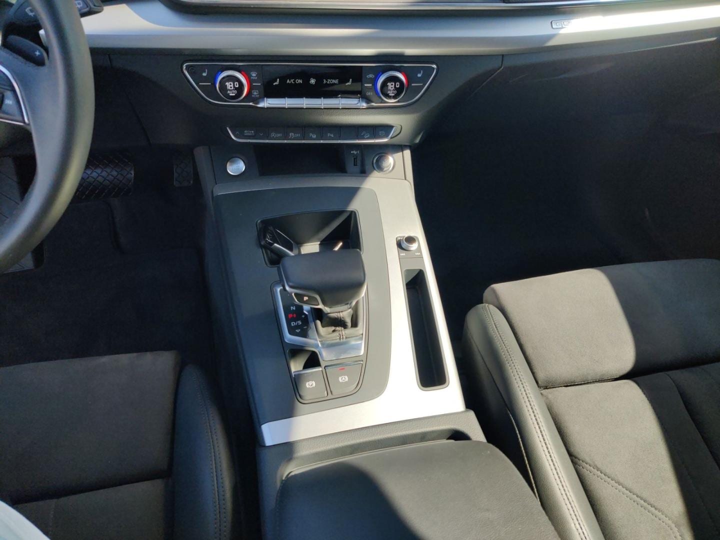 Bild über Audi Q5 40 TDI quattro S tronic - für weitere Informationen kontaktieren Sie den Audi Partner