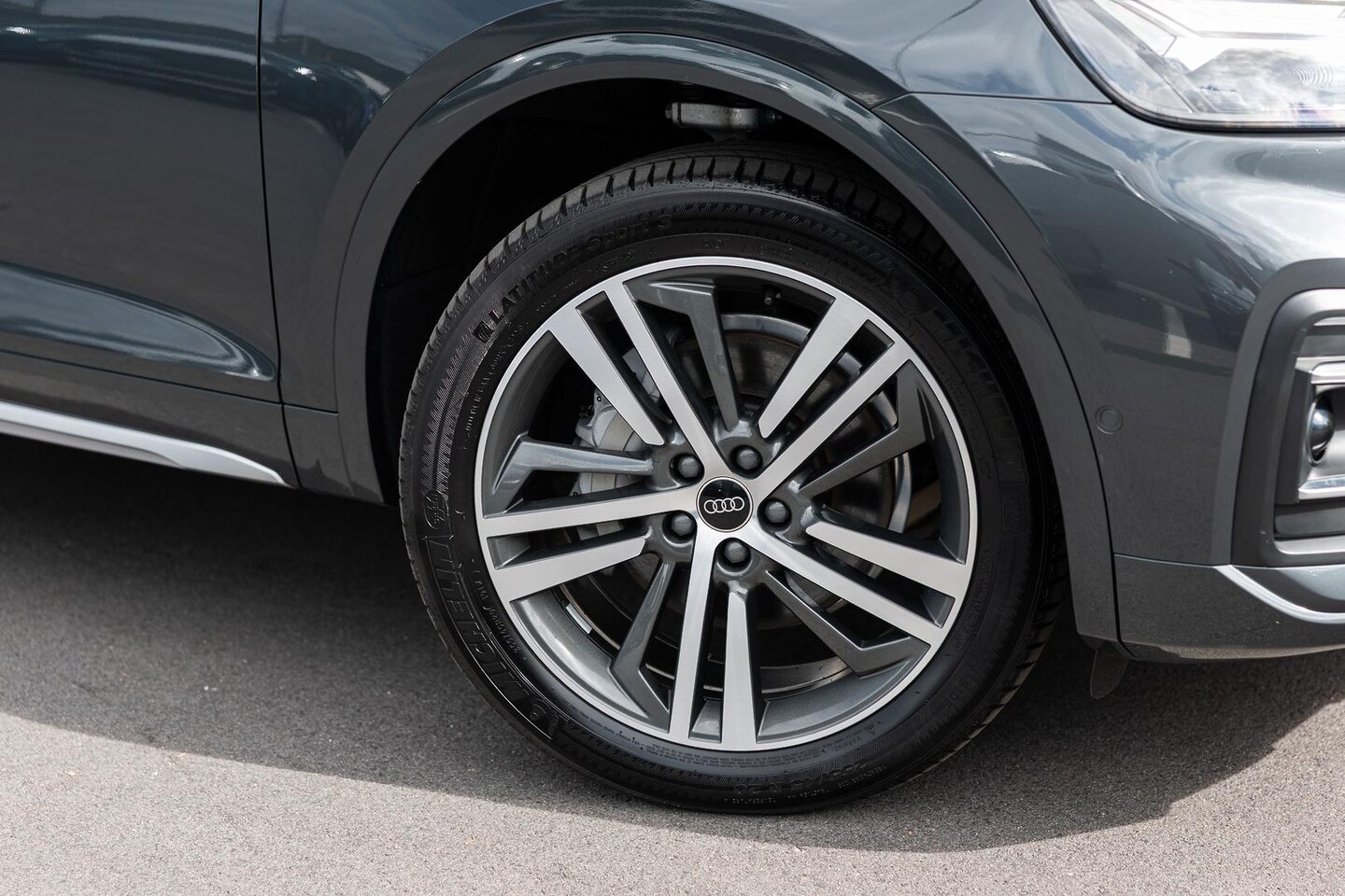 Image about Audi Q5 Sport 40 TDI quattro S tronic