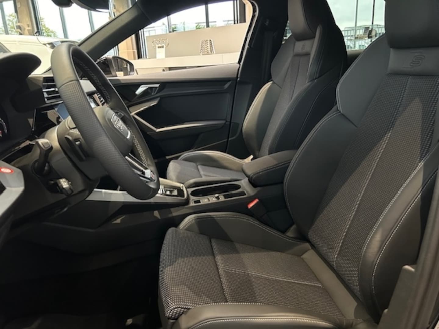 Bild über Audi A3 Sportback S line 35 TDI S tronic - für weitere Informationen kontaktieren Sie den Audi Partner