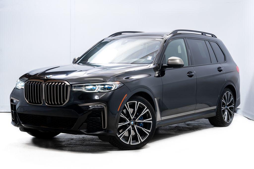 2022 BMW X7 M50i's photo