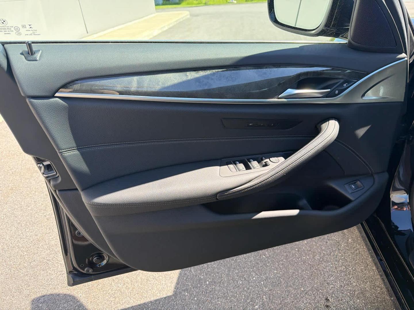 2021 BMW 5 Series 540i - Photo 10