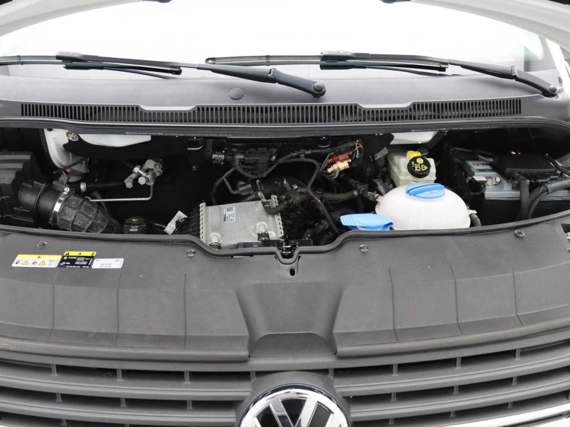 Volkswagen T6.1 Transporter Kombi langer Radstand