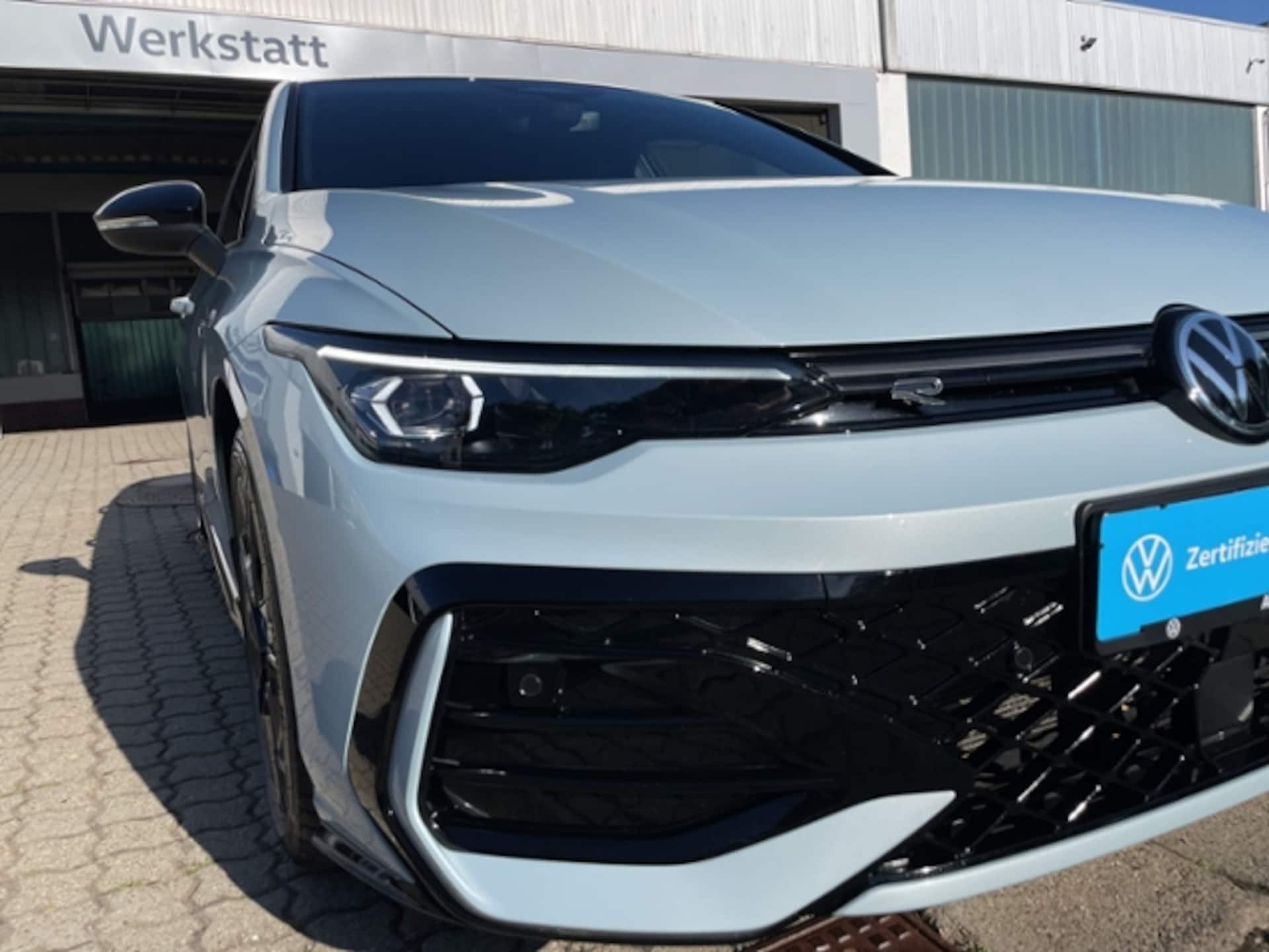 Volkswagen Golf R-Line