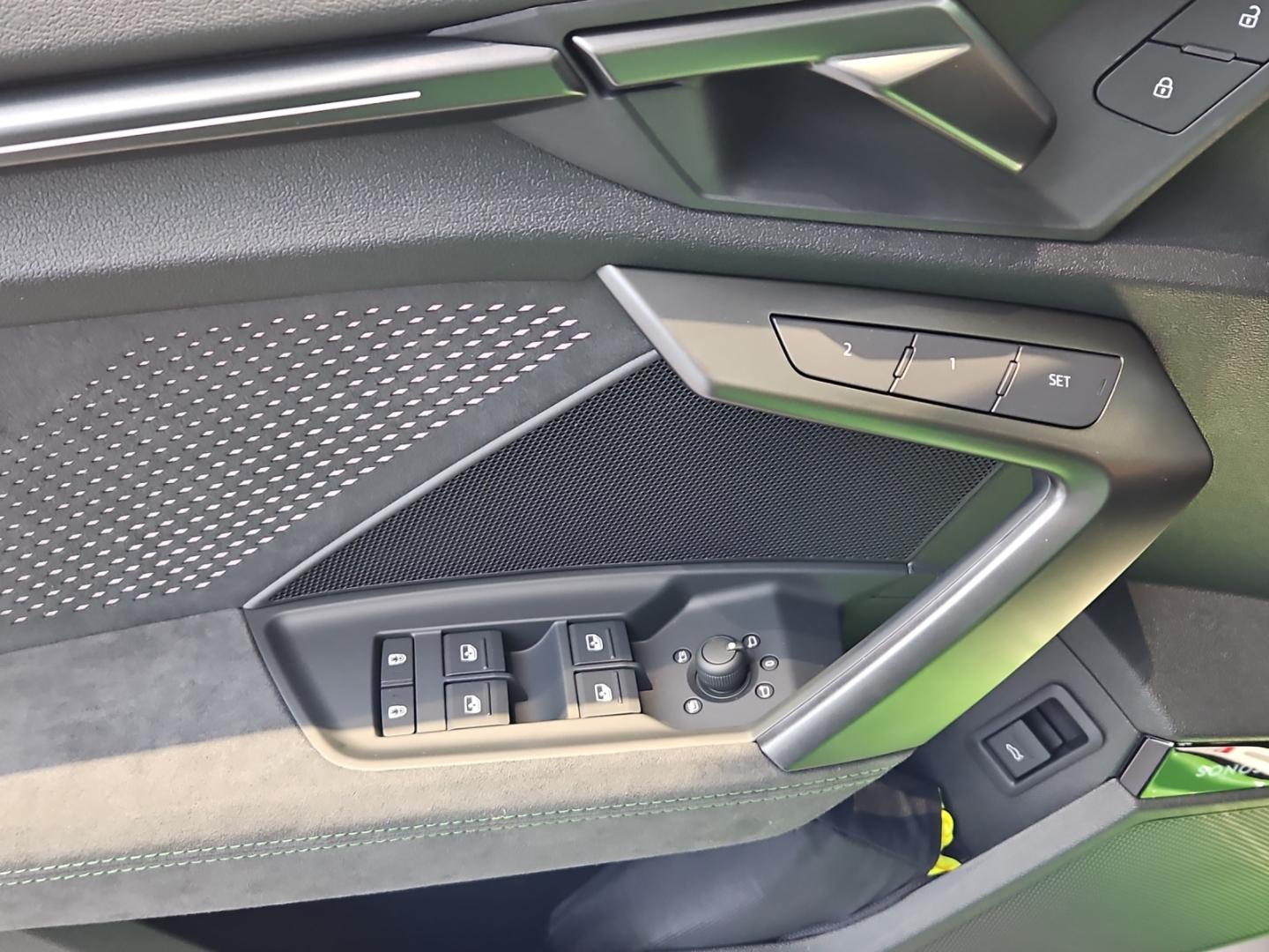 Image about Audi RS 3 Limousine TFSI quattro S tronic