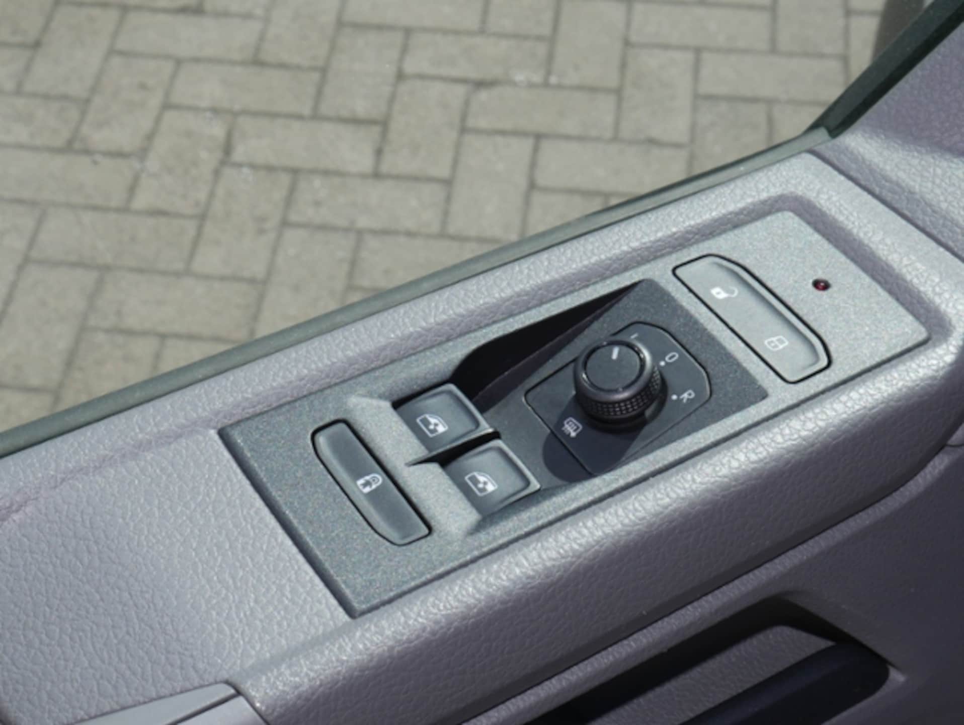 Volkswagen T6.1 Transporter Kombi kurzer Radstand