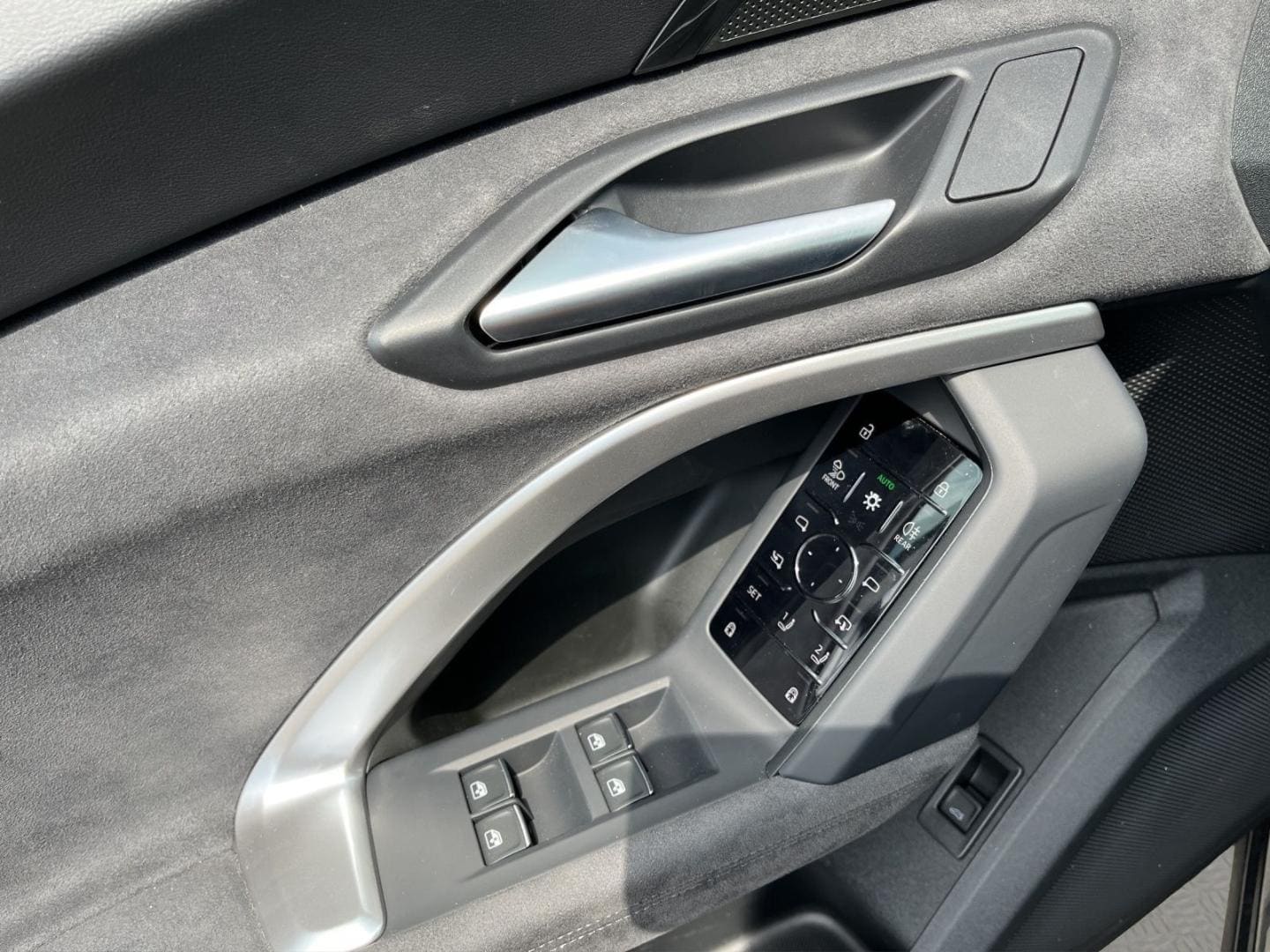 Bild über Audi Q5 SUV TDI quattro 150 kW S tronic - für weitere Informationen kontaktieren Sie den Audi Partner