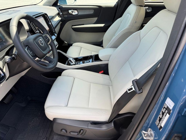 2024 Volvo XC40