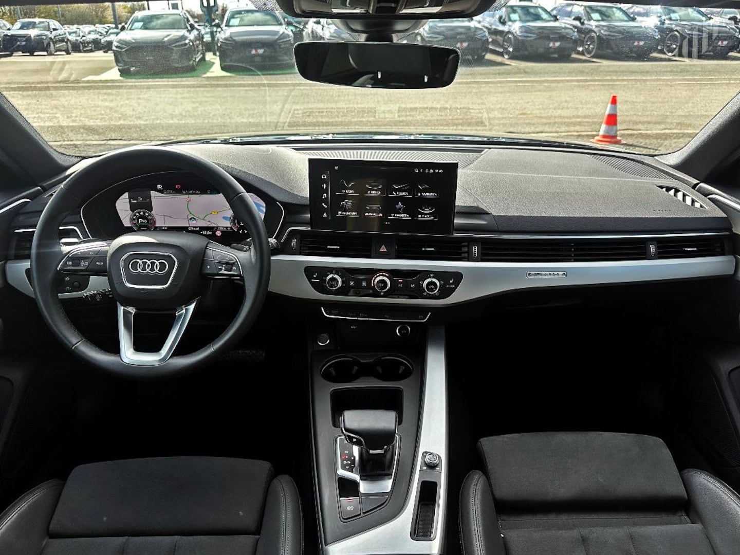 Bild über Audi A4 Avant S line 45 TFSI quattro S tronic - für weitere Informationen kontaktieren Sie den Audi Partner