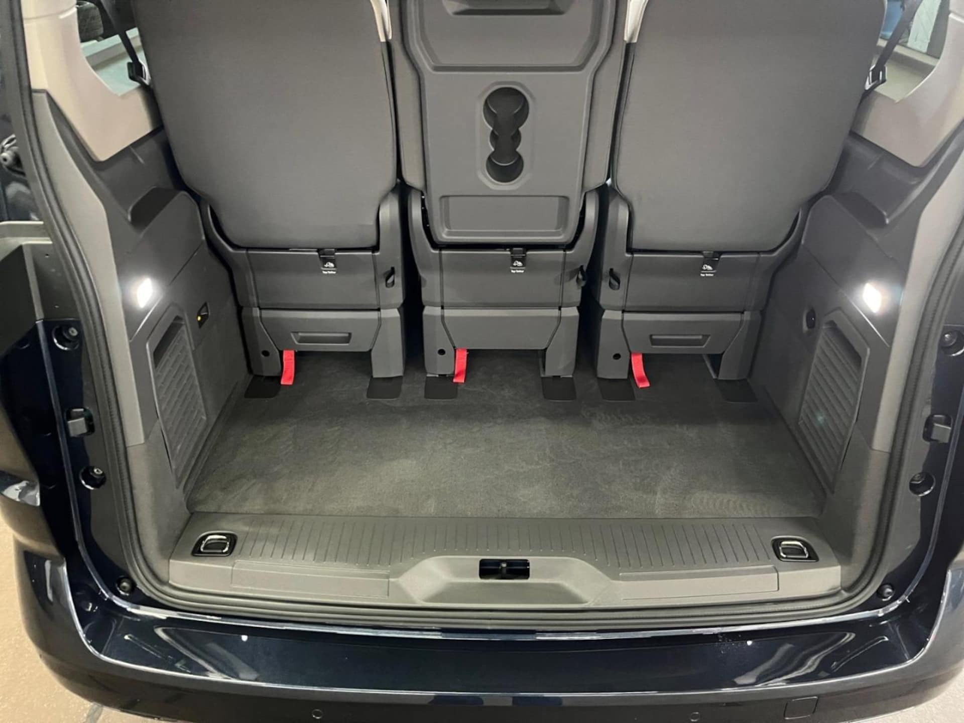 Volkswagen Multivan Langversion Basis-Modell