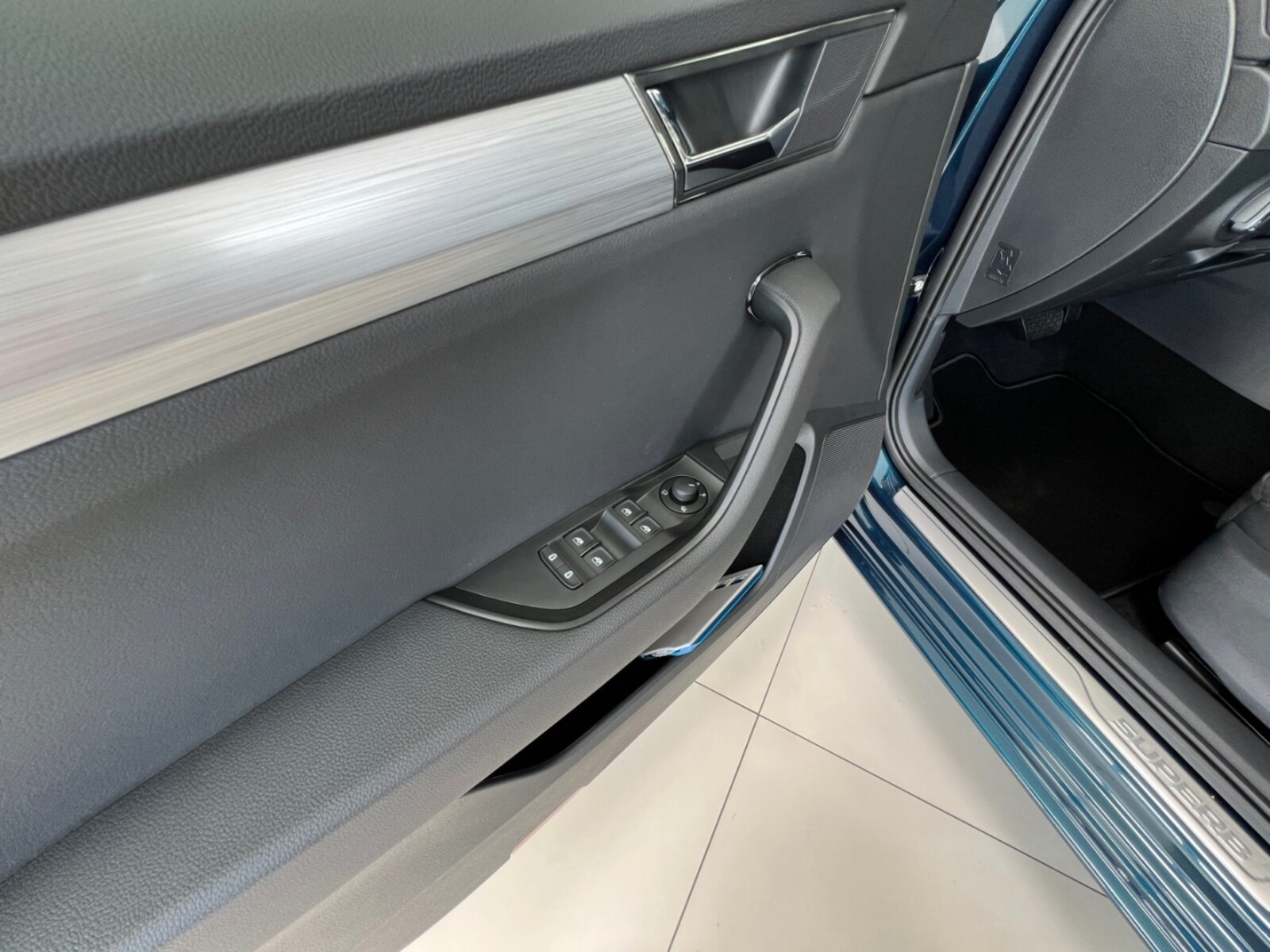 Škoda Superb Combi – Bild 8