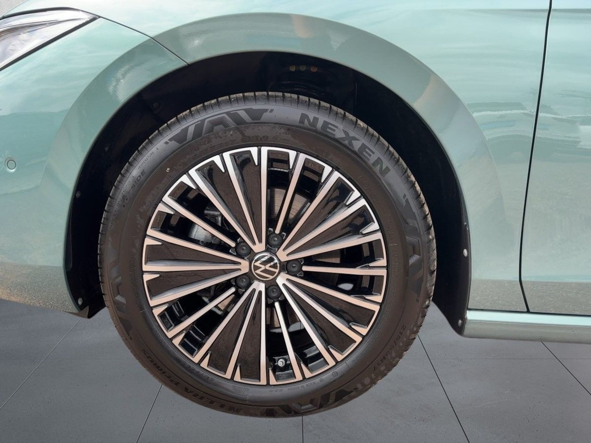 Volkswagen Passat Elegance