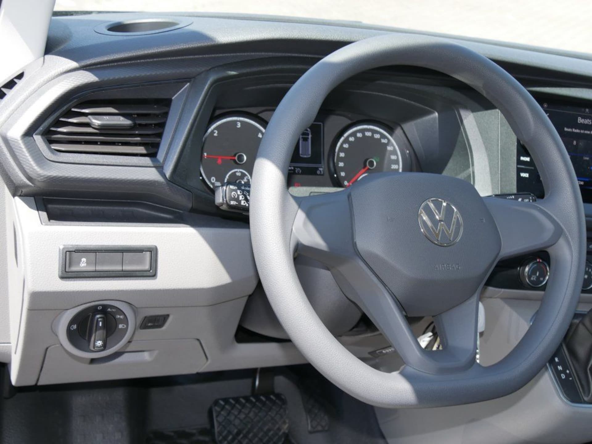 Volkswagen T6.1 Transporter Kasten langer Radstand