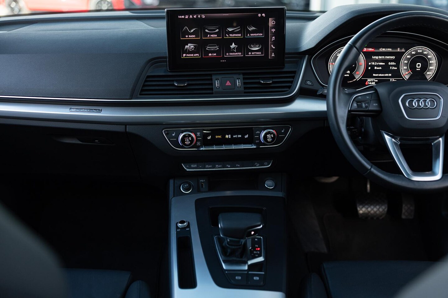 Image about Audi Q5 Sport 40 TDI quattro S tronic