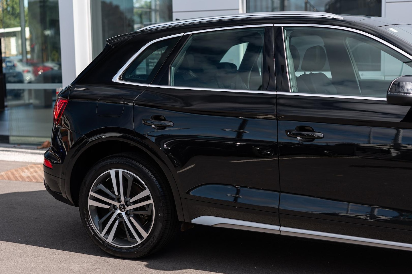 Image about Audi Q5 Sport 40 TDI quattro S tronic