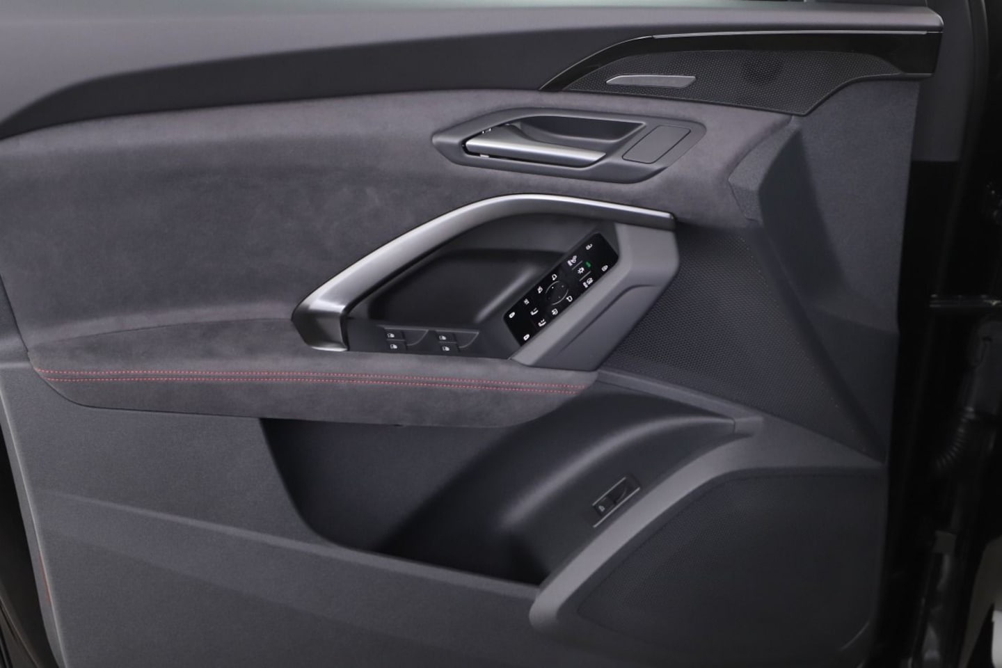 Bild über Audi Q5 SUV TDI quattro 150 kW S tronic - für weitere Informationen kontaktieren Sie den Audi Partner