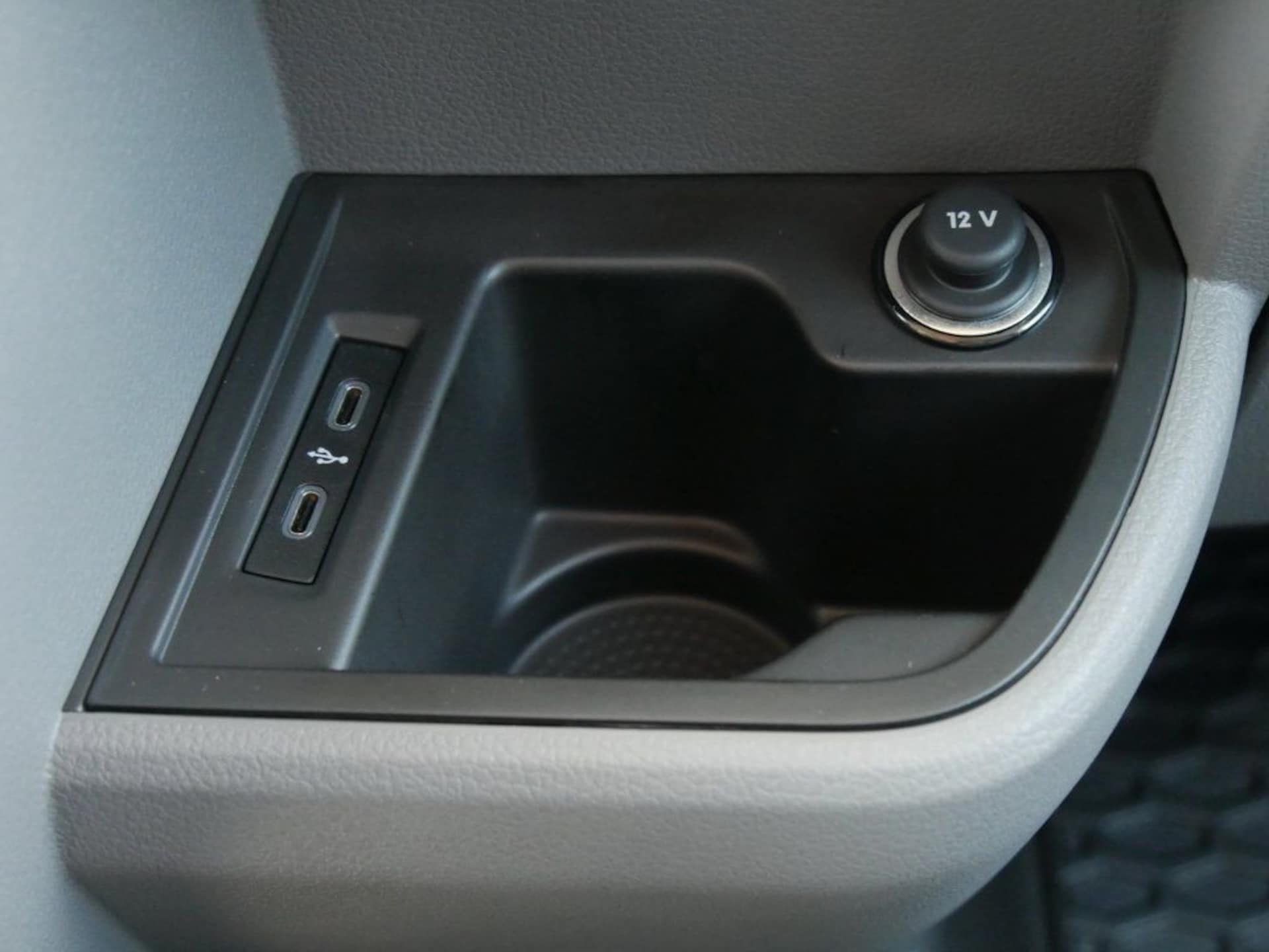 Volkswagen T6.1 Transporter Kasten langer Radstand