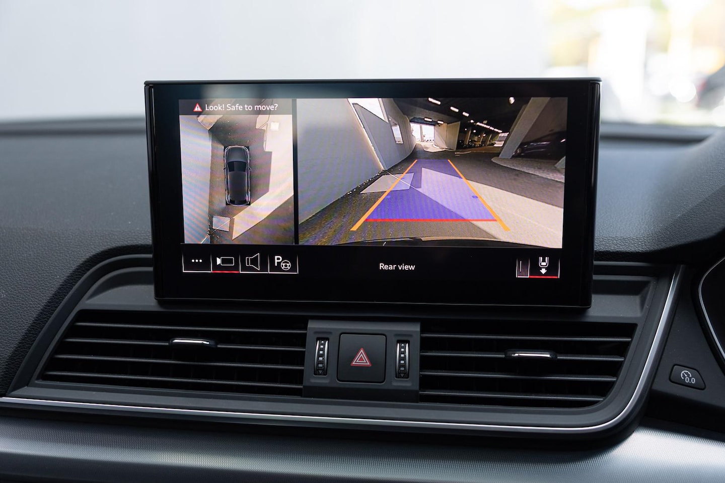 Image about Audi Q5 Sport 40 TDI quattro S tronic