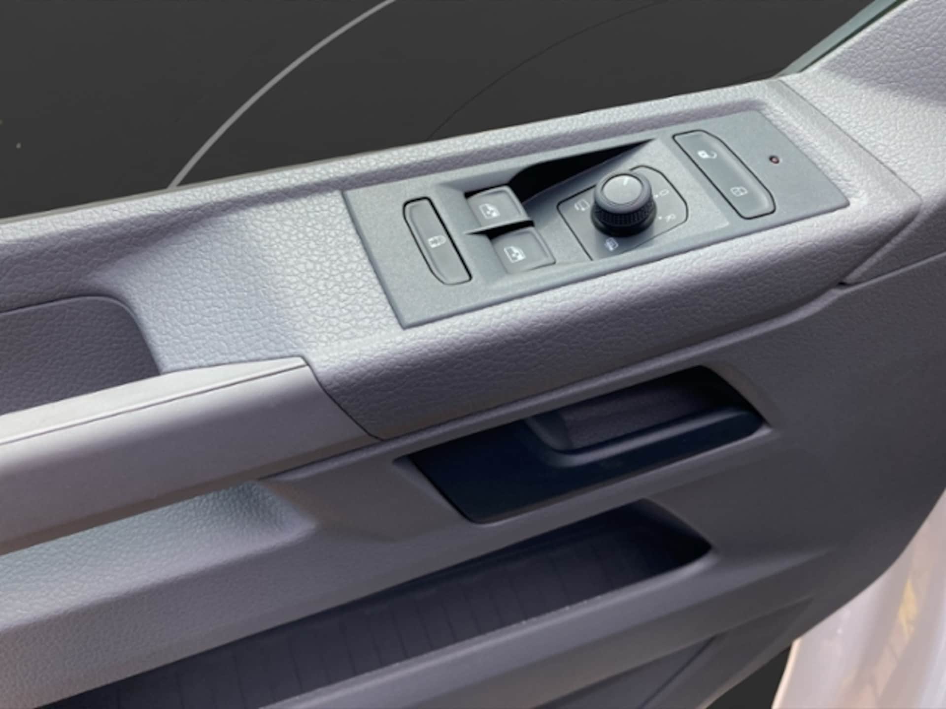 Volkswagen T6.1 Transporter Kasten langer Radstand