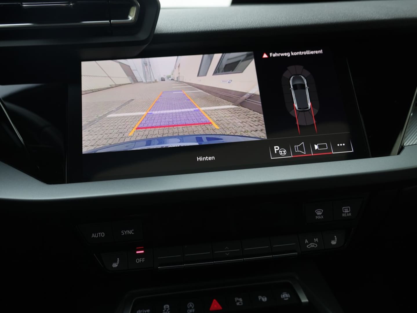 Bild über Audi A3 Sportback S line 35 TFSI S tronic - für weitere Informationen kontaktieren Sie den Audi Partner