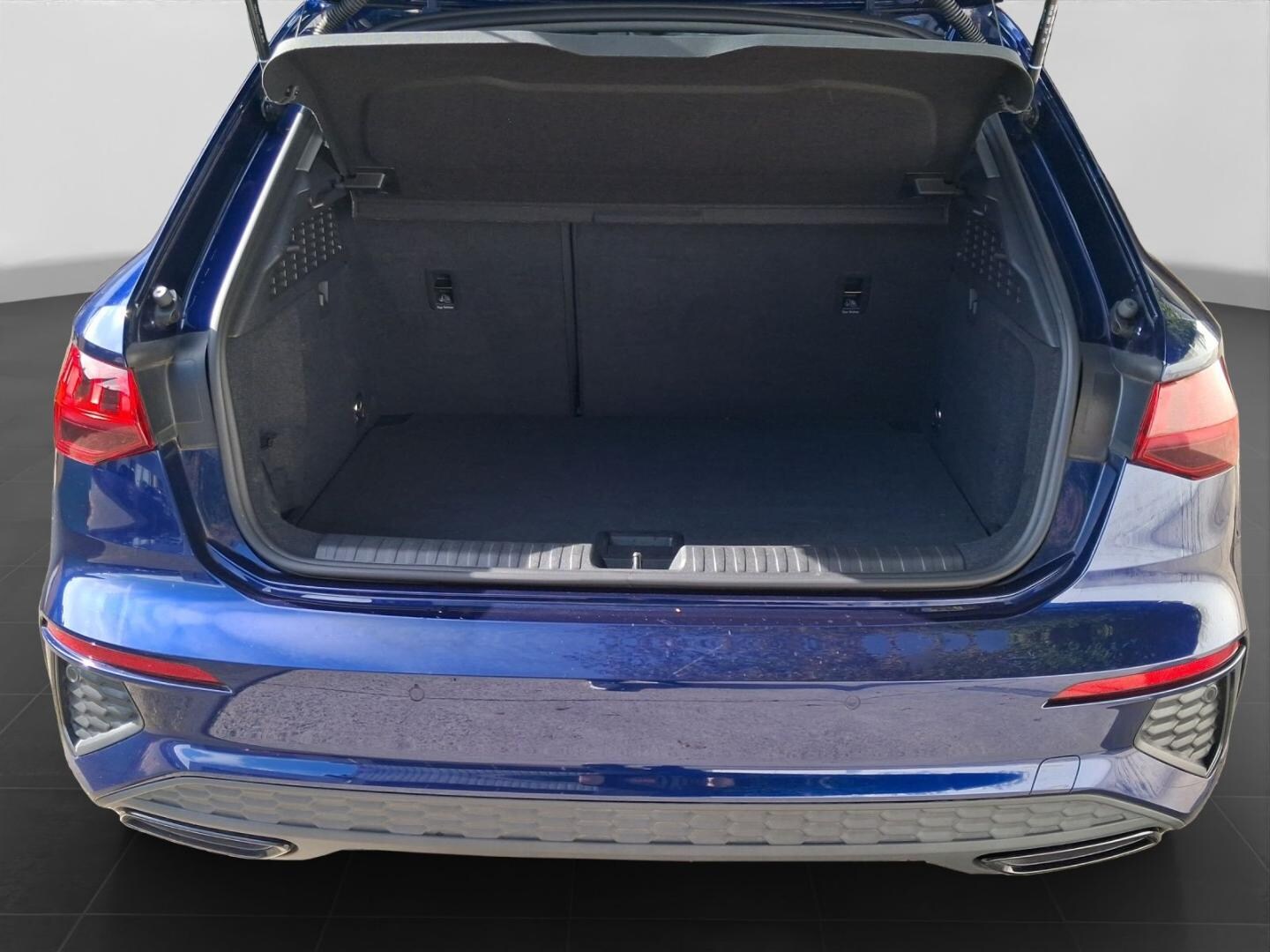 Bild über Audi A3 Sportback S line 35 TFSI Schaltgetriebe - für weitere Informationen kontaktieren Sie den Audi Partner