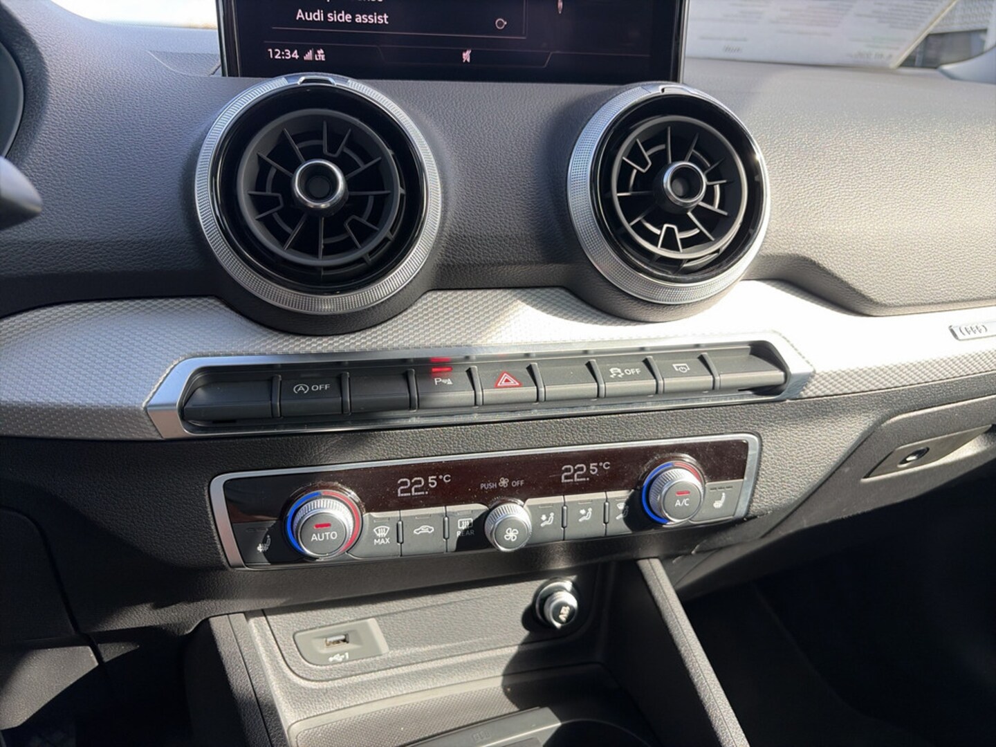 Bild über Audi Q2 advanced 35 TFSI S tronic - für weitere Informationen kontaktieren Sie den Audi Partner