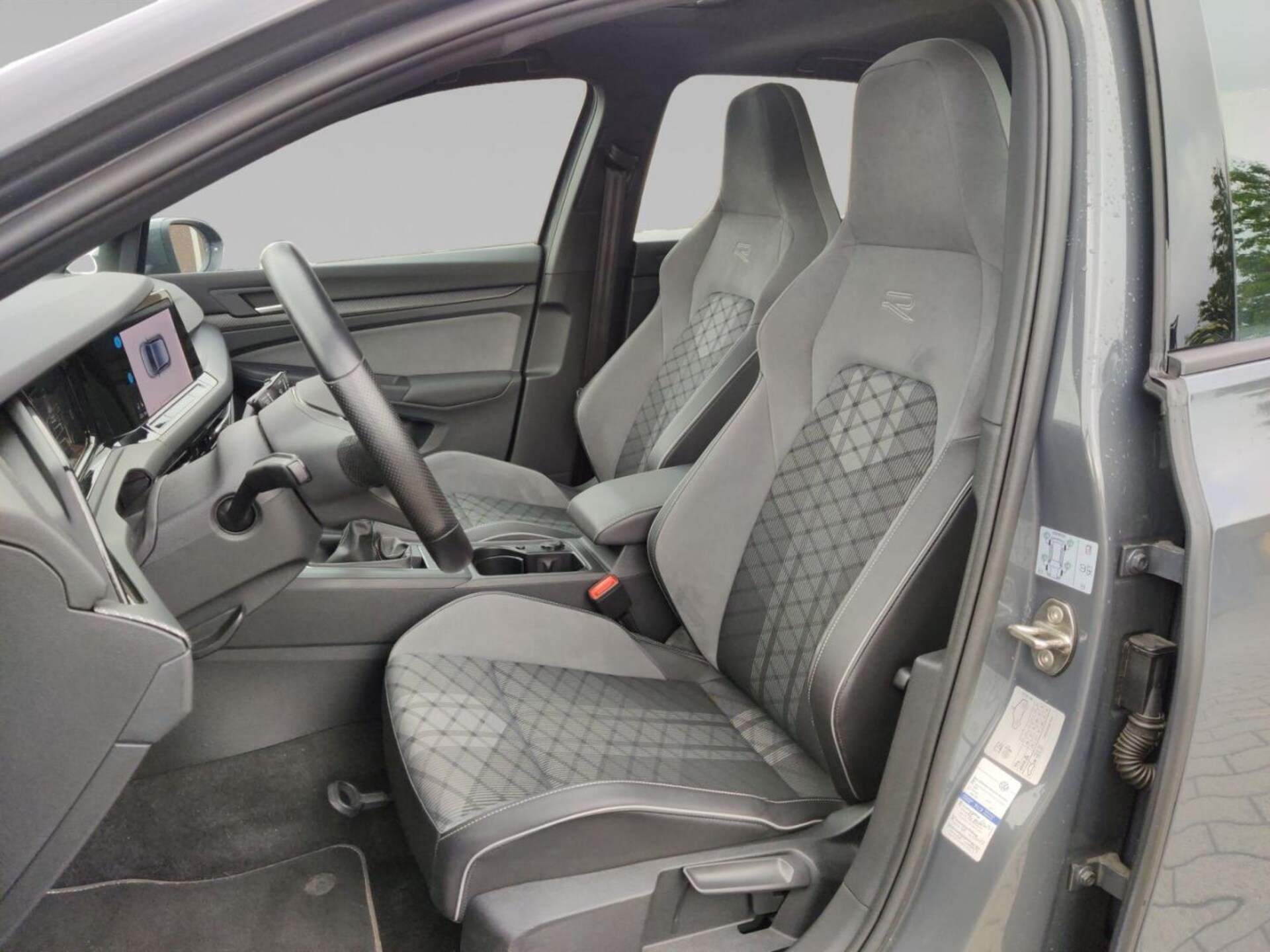 Volkswagen Golf R-Line