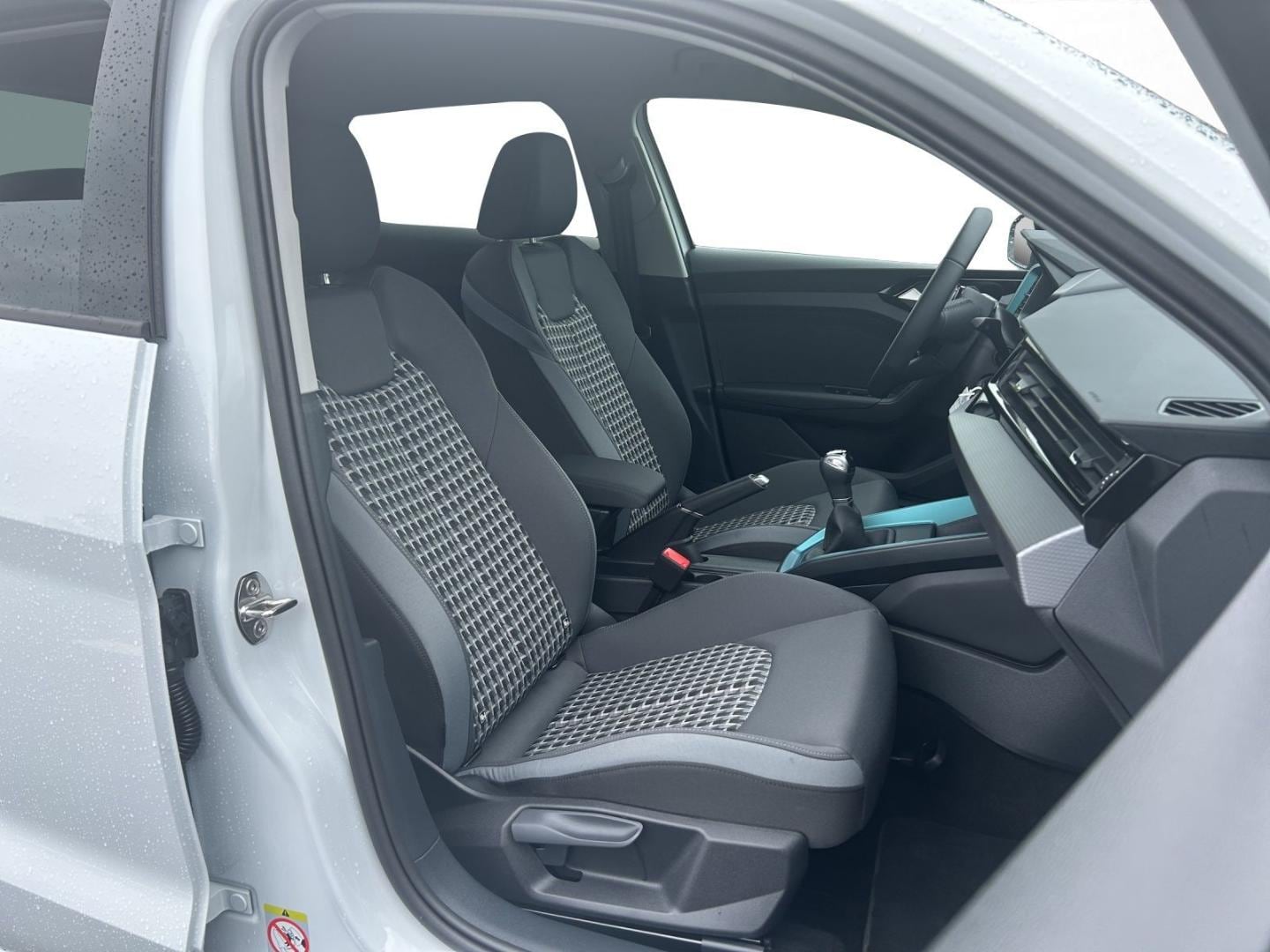 Bild über Audi A1 Sportback advanced 30 TFSI Schaltgetriebe - für weitere Informationen kontaktieren Sie den Audi Partner