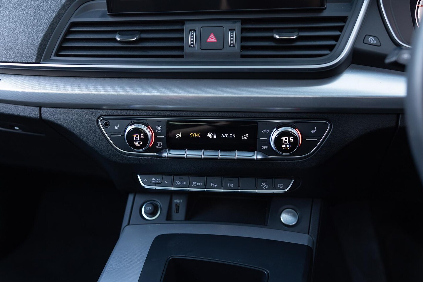 Image about Audi Q5 Sport 40 TDI quattro S tronic