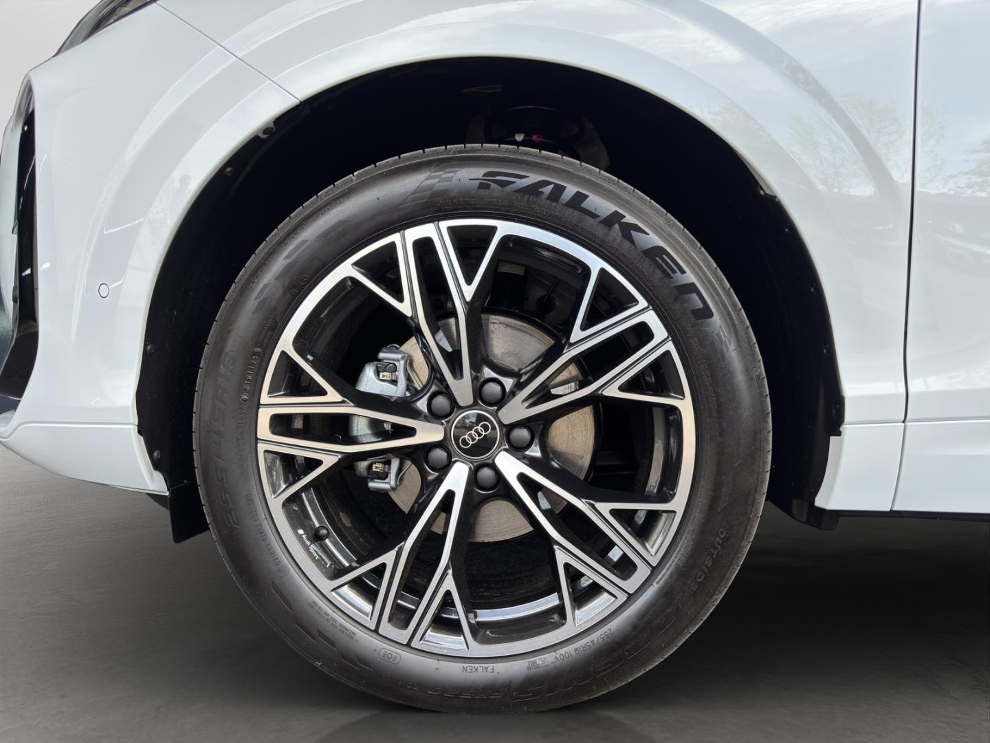 Bild über Audi Q3 SUV TFSI 110 kW S tronic - für weitere Informationen kontaktieren Sie den Audi Partner
