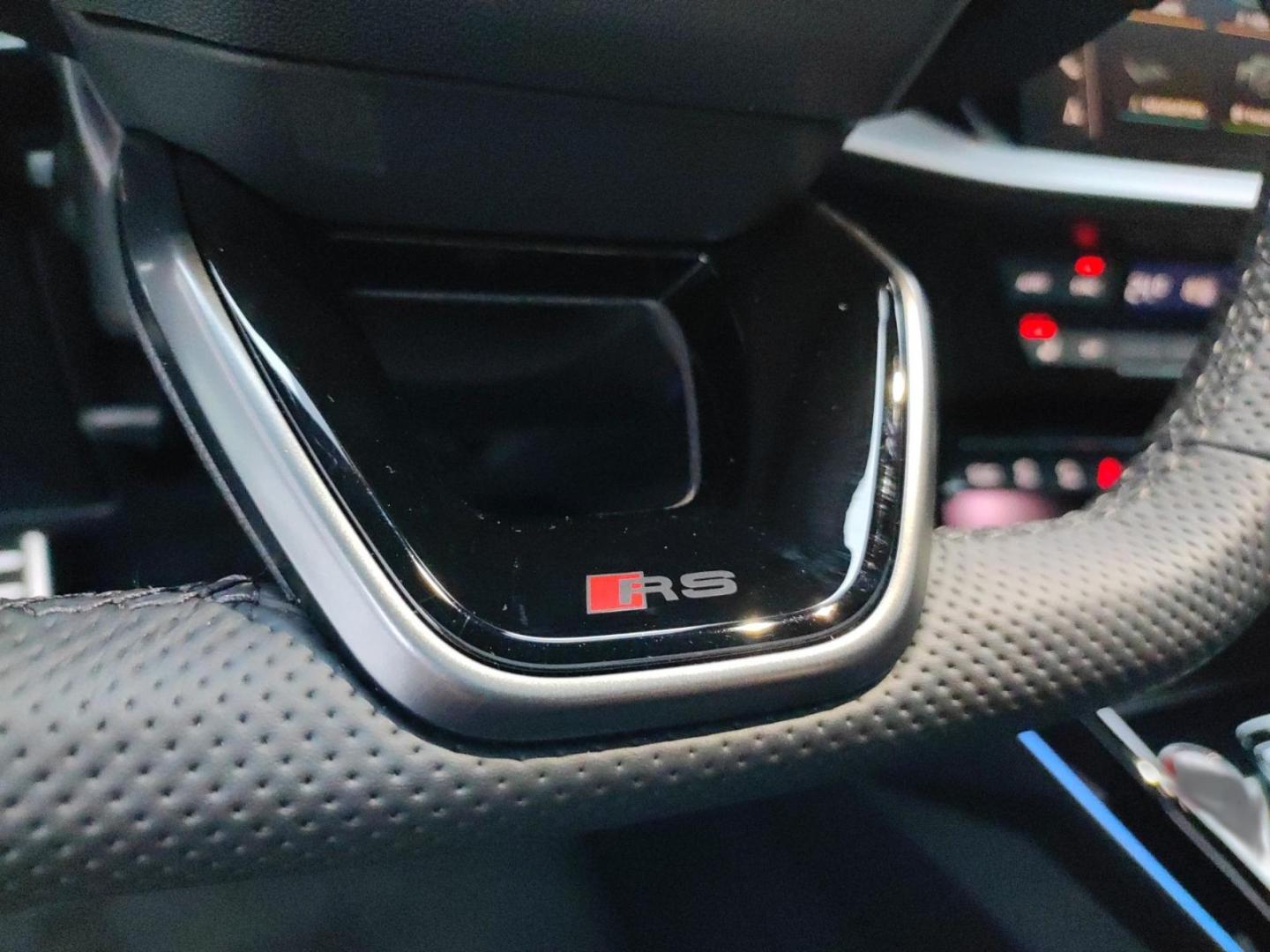 Image about Audi RS 3 Limousine TFSI quattro S tronic